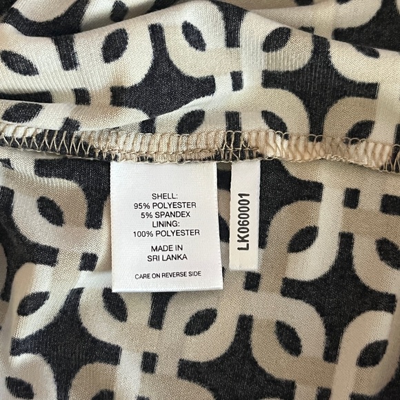 New York & Company Neutral Geometric Dress with Key-Hole – Size XL - Picture 5 of 6